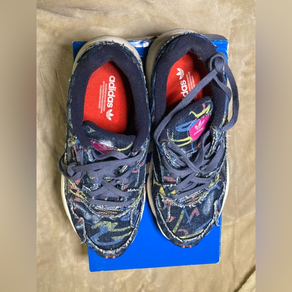 Adidas Falcon W Blue - Graffiti Print Sneakers - Picture 5 of 5